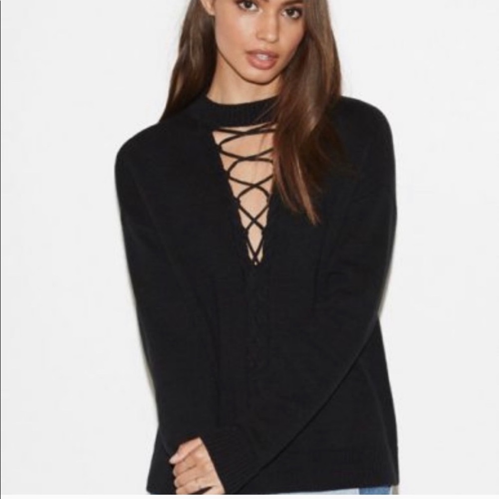 ✨MOVING SALE✨ Flirty sweater